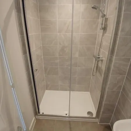 Ensuite In - Near Uwe