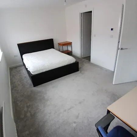 Ensuite In - Near Uwe Bristol