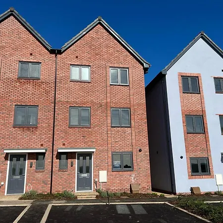 Homestay Ensuite In - Near Uwe